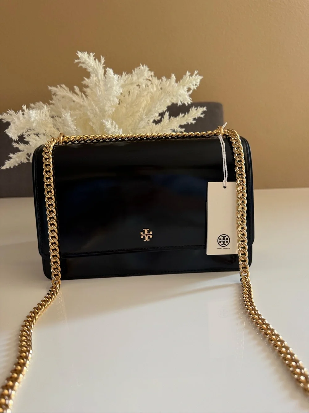 NWT TORY BURCH EMERSON SMOOTH FLAP ADJUSTABLE. SHOULDER BAG BLACK $550